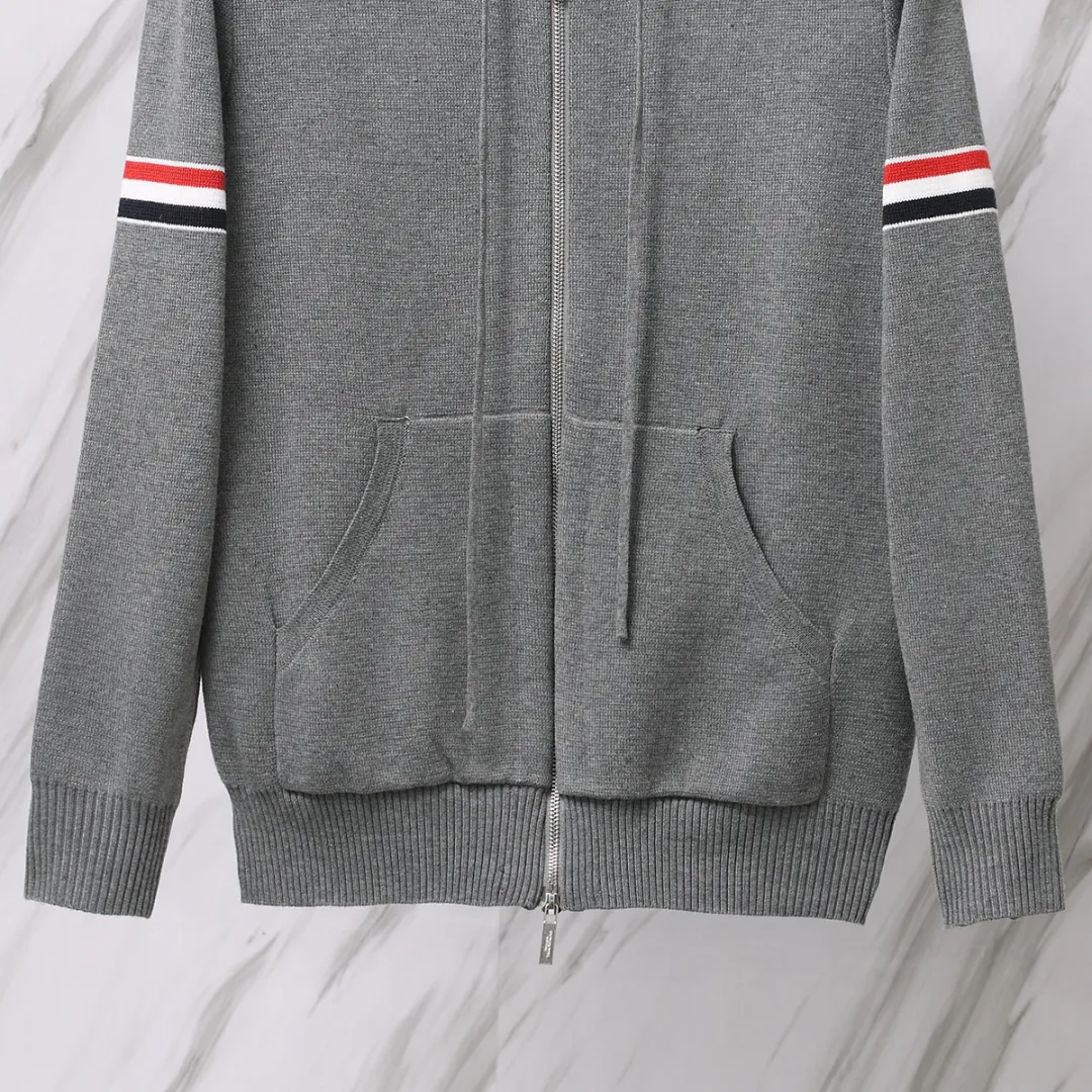 ：M 23（TB ） THOM BROWNE .TB TB Breathable Same Style ：White/Gray/Navy Blue/Black Size：1/2/3/4